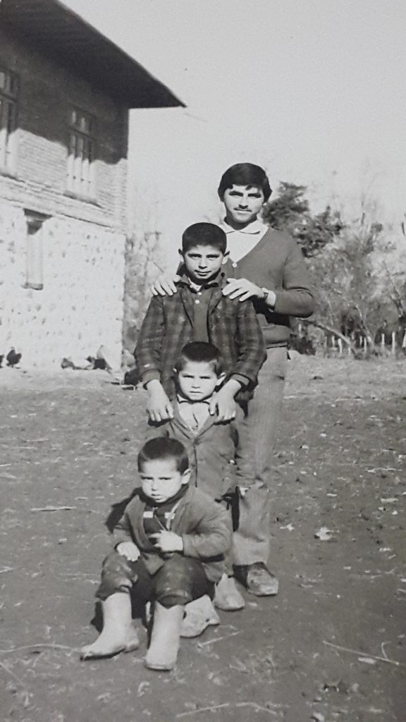 اکبر خان آقاجانی خطبه سرا (۲) 1 فرزندان اکبرخان آقاجانی خطبه سرا
